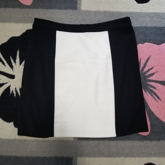 Forever 21 Dresses & Skirts - *BOGO💕Black & White Panel Skirt💕